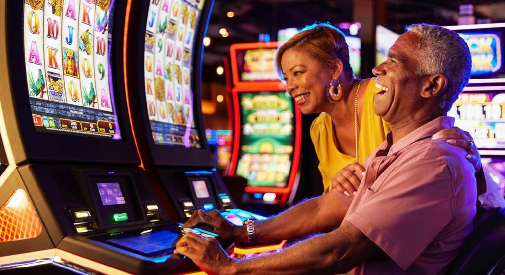 Which Is Better for Online Slots Playing: Increasing or Decreasing Your Bet Size?