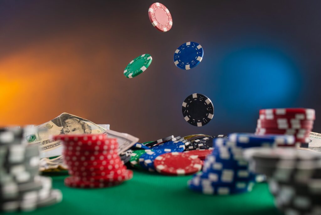 How does Customer support work in a web-based gambling casino?